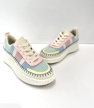 Load image into Gallery viewer, Timeless Platform Sneakers R
