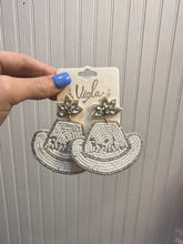 Load image into Gallery viewer, Beaded Cowgirl Bride Earrings
