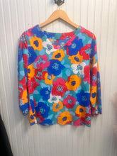 Load image into Gallery viewer, Multicolor Floral Print V Neck 3/4 Sleeve Blouse
